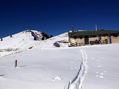 Die Hochplatte hinter den Roßsteinalmen 