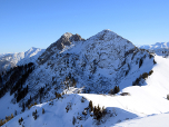 Im Südosten der Buchstein und der Roßstein