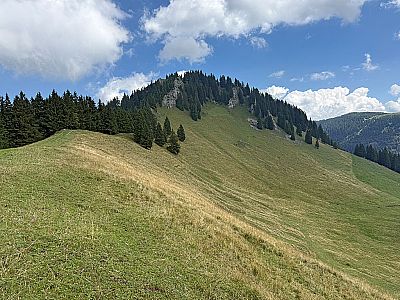 Von der Schneid blicken wir auf den Karkopf
