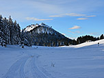 Über das Hochplateau wandern wir auf die Hochries zu