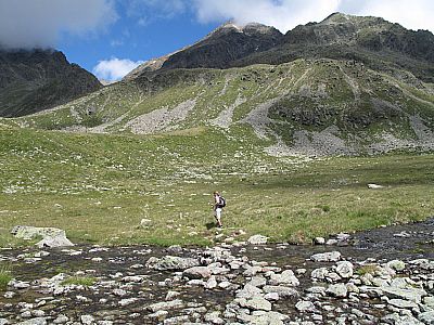 Der Leibnitzbach wird überquert