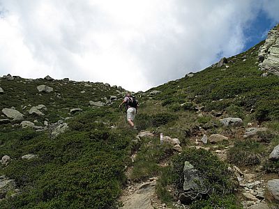 Nun geht es zügig bergauf