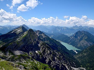 Das nächste Ziel ist das Pitzenegg, die nächste grössere Erhebung am Grat nach Westen