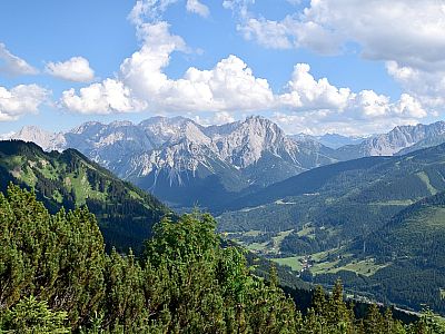 Wir marschieren auf die Mieminger Kette zu