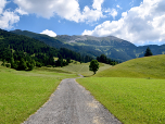 Rechts im Nordosten die Upsspitze und der Daniel