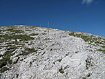 In gleichmäßiger Steigung wandern wir hinauf...