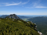 Der Ausblick nach Westen am Zwiesel vorbei zum Chiemsee