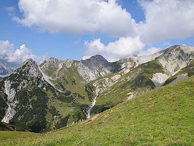 Der Ausblick nach Westen zum Steinernen Hüttl
