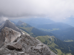 Reither Spitze und Seefelder Spitze lassen sich im Dunst nur erahnen