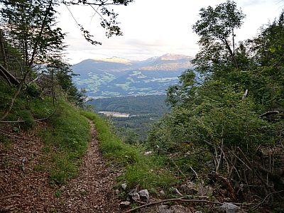 ... und spazieren in einem Auf und Ab weiter nach Westen