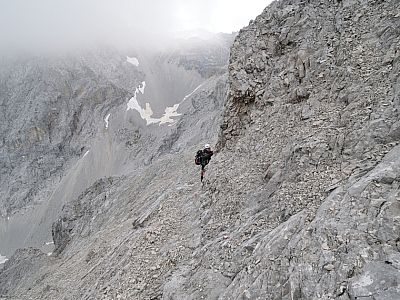 ... kämpfen wir uns Meter für Meter den Berg hinunter