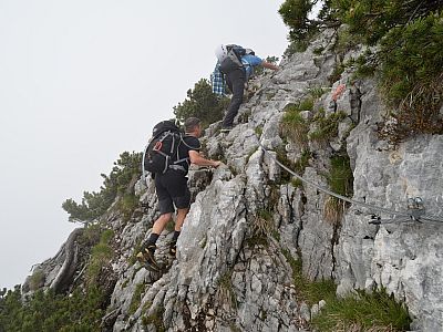 Die erste seilversicherte Stelle auf dem Weg zum Hundskopf