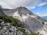 Über den Gipfel der Hohen Fürleg schiebt sich erneut eine Wolke