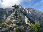 Das Gipfelkreuz der Hüttenspitze