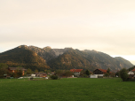  Blick von Eschenlohe auf das Estergebirge.