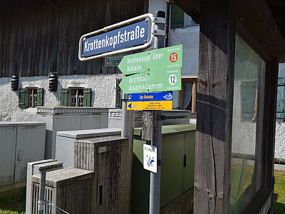 Wir spazieren weiter über die Krottenkopfstraße und die Schellenbergstraße ...