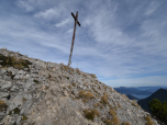 Das schiefe Gipfelkreuz der Hohen Kisten