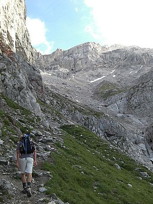...beginnt der Pfad in den Schwadering