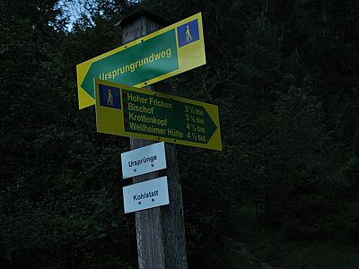 ... halten wir uns nach Süden (links)... 