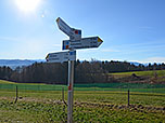 ...zu einer Querstraße, ...