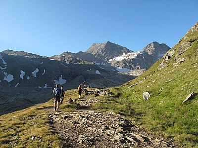 Hinten zeigt sich das Alteck