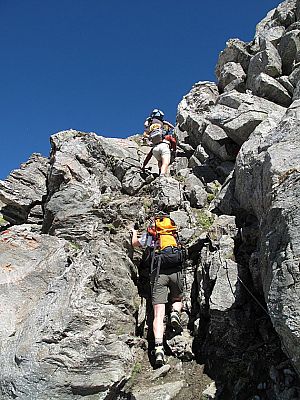Einige Stellen sind mit Drahtseil gesichert