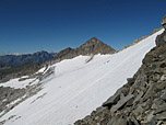 Hinter dem Firnhang liegt die Goldbergspitze