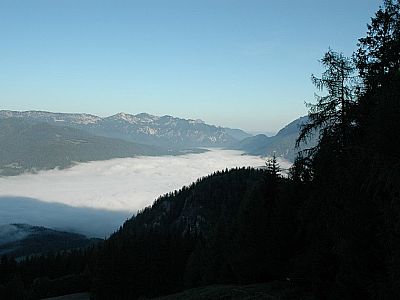 Unter den Wolken liegt Berchtesgaden