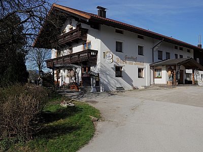 ... am gleichnamige Gasthaus.