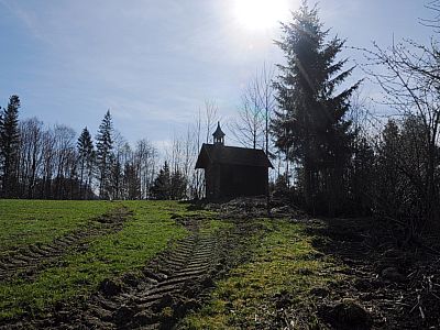 ... und entdecken wenig später eine kleine Kapelle. 
