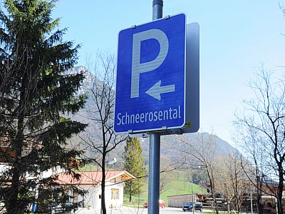 Der Parkplatz ist im Winter bei Langläufern beliebt