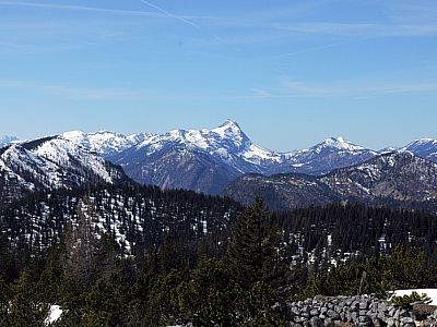 Die Guffertspitze und das Schneidjoch im Westen