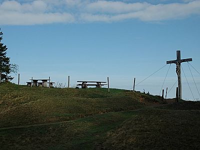 Gipfelkreuz mit Brotzeitplatz