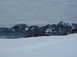 Links der Breitenstein, rechts der Wendelstein