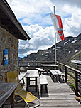 Auf der Terrasse der Flaggerschartenhütte