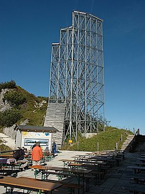 Terasse der Bergstation der Jennerbahn