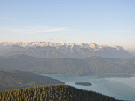 Das Karwendelgebirge hinter dem Walchensee