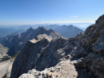 Die Alpspitze ist weiter weg, als man es von hier vermuten würde