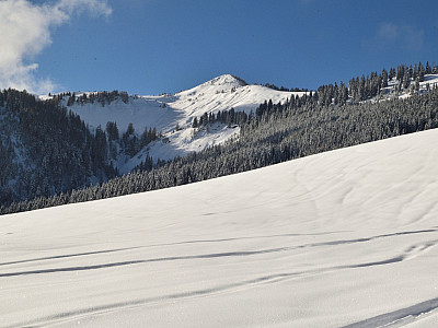 Links von uns zeigt sich die Hochplatte