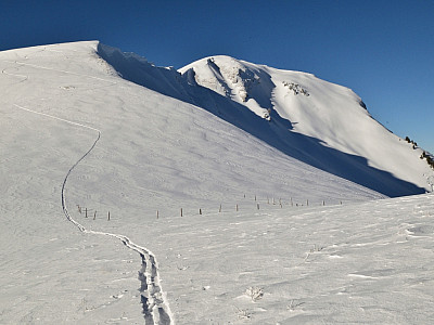 Am Grat entlang steigen wir weiter auf