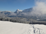 Wolkenfetzen verdecken die Sicht zum Unnutz
