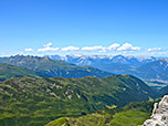 Im Hintergrund die Mieminger Berge und das Wettersteingebirge