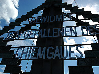 ...zu Ehren der Gefallenen erreicht