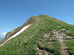 Blick vom Sattel zum Gipfel der Holenke