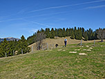 Wir wandern über den Wiesenrücken nordostwärts...