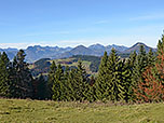 Blick übers Inntal zu Wendelstein und Breitenstein