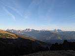 Dolomiten mit Peitlerkofel, Geislergruppe, Sellagruppe, sowie Lang- und Plattkofel