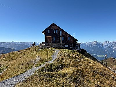 Wir verabschieden uns von der Alpenvereinshütte...