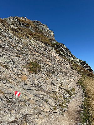 Wir treffen auf den ersten Grataufschwung...