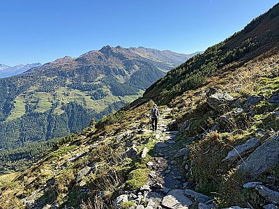 In der Folgezeit queren wir am Kuhmesser vorbei